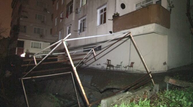 İstinat duvarı çöktü, bina boşaltıldı