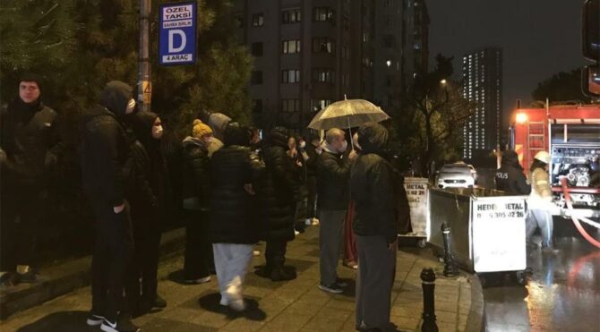 Kadıköy’de korkutan patlama! Sokağa döküldüler