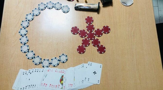 Kahvehaneye çevrilen daireye baskında 33 kişiye ceza kesildi 