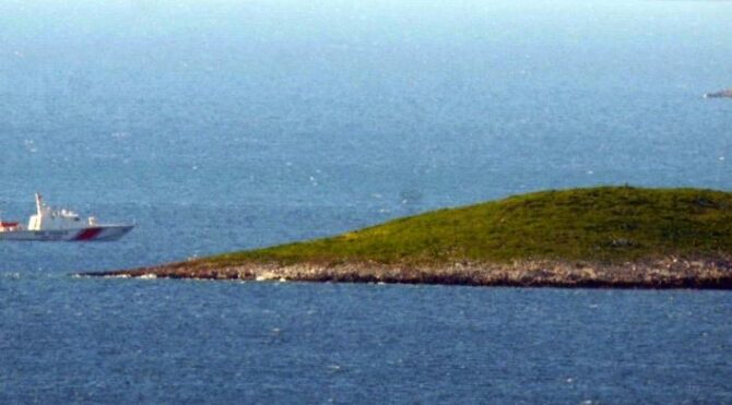 Kardak’ta 25. yıl gerginliği! Geldikleri gibi gittiler…