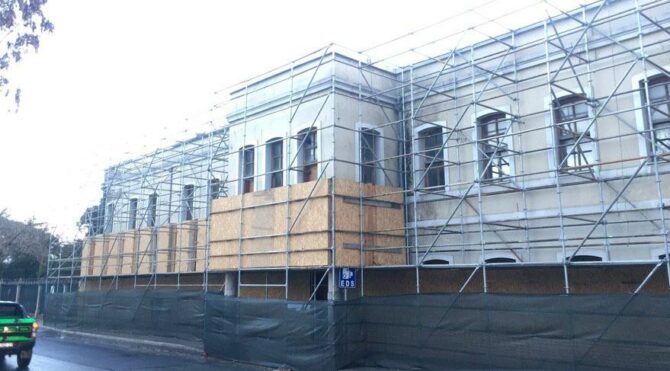 Kasımpaşa’daki tarihi yapıda kompresörlü yıkım