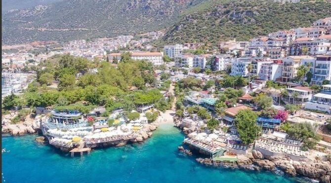 Kaymakamlık lojmanını lüks villa ile takas etiler