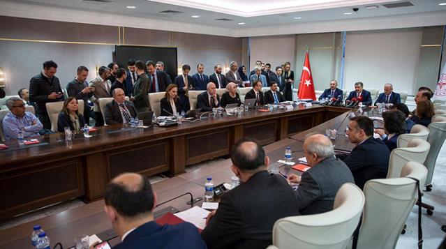 Kısıtlamalarda gevşeme olacak mı? Bilim Kurulu, koronavirüs tedbirleri ve aşılama gündemiyle toplandı