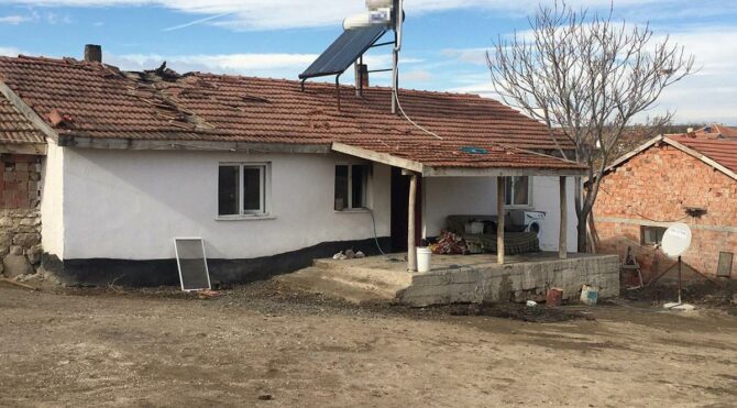 Kızına cinsel istismardan tutuklandı! Evi ateşe verdiler