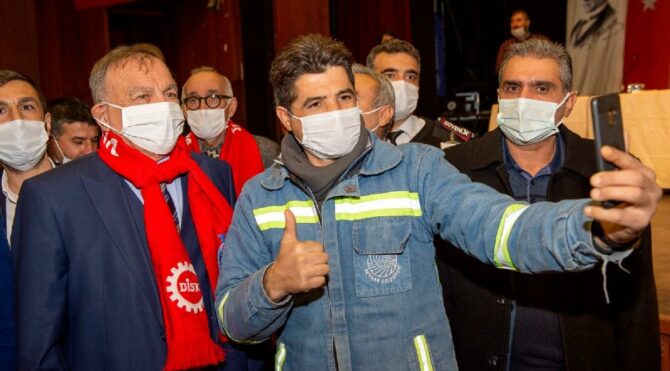 Kötü kokuya maruz kalan belediye işçilerine ek ücret