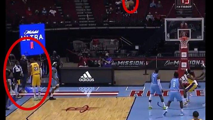 LeBron o üçlük için 100 dolarına bahse girmiş