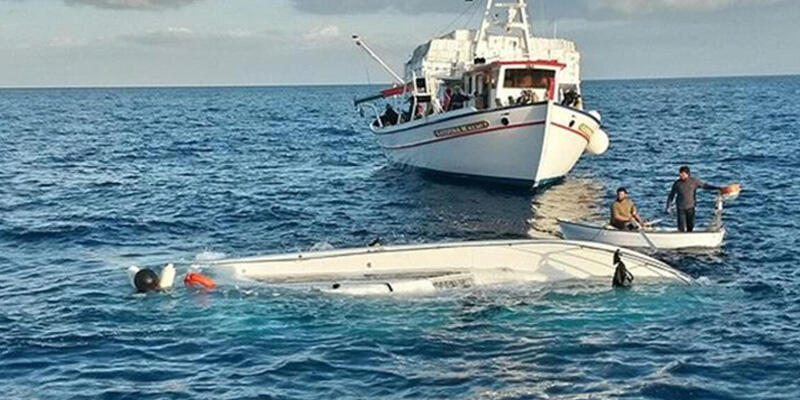 Libya açıklarında en az 17 göçmen hayatını kaybetti