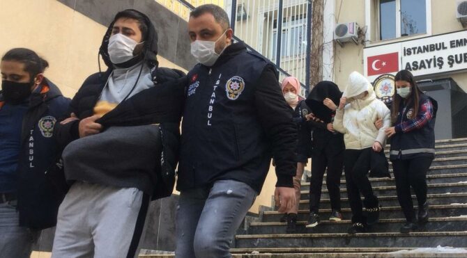 Mafya liderinin mezarı başında silahlı kavga: Bir ölü bir yaralı