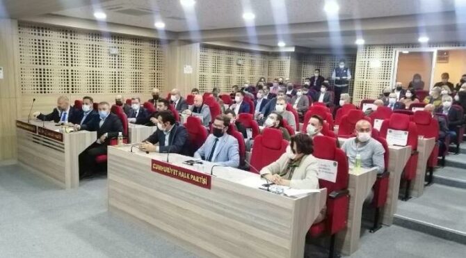 Menemen seçimi üçüncü kez ertelendi