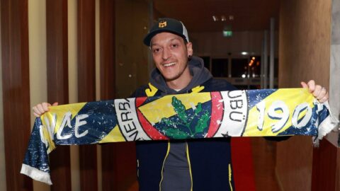 Ali Koç, Mesut Özil`in imzası için gün verdi