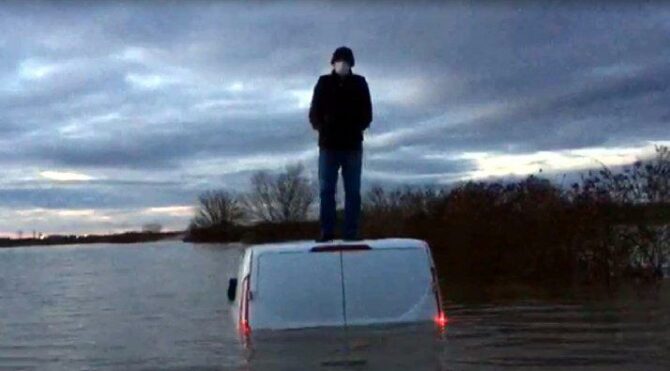 Nehir taştı, mahsur kaldı… AFAD kurtardı