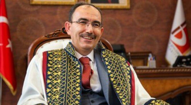 Rektöre yeni yılda yeni makam aracı