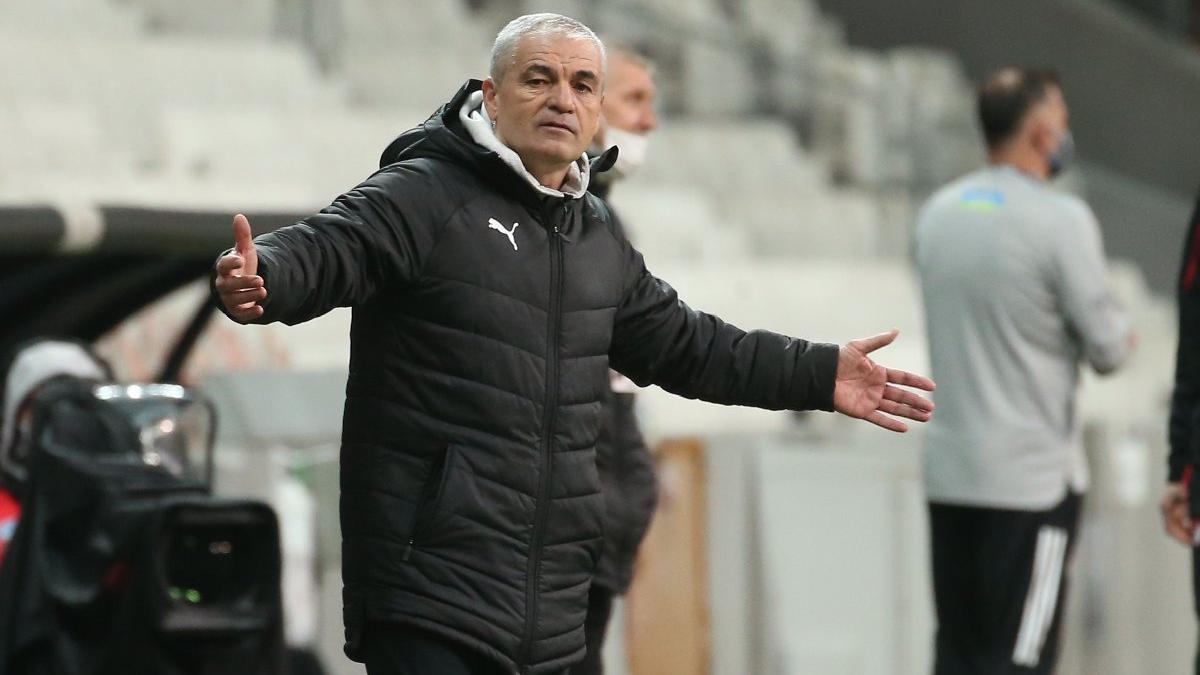 Rıza Çalımbay: ‘Hakemler oyuncuyu elinden tutup kaldırsın, boynunu okşasın’