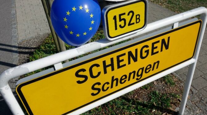 Schengen Bölgesi’ne vizesiz seyahat yeniden gündemde… Peki bu mümkün mü?