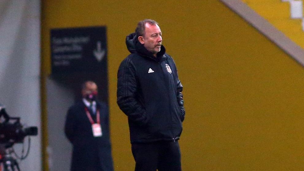 Sergen Yalçın: Beşiktaş’ın lider olmasıyla övünecek durumda değiliz