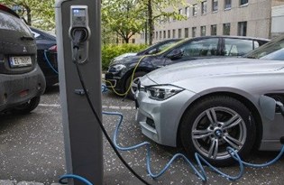 Norveç'te 2020'de satılan 2 arabadan 1'i elektrikli