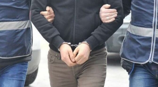 Şikayet olmadan yakalanan zanlılar ”bay bay” yaparak gitti