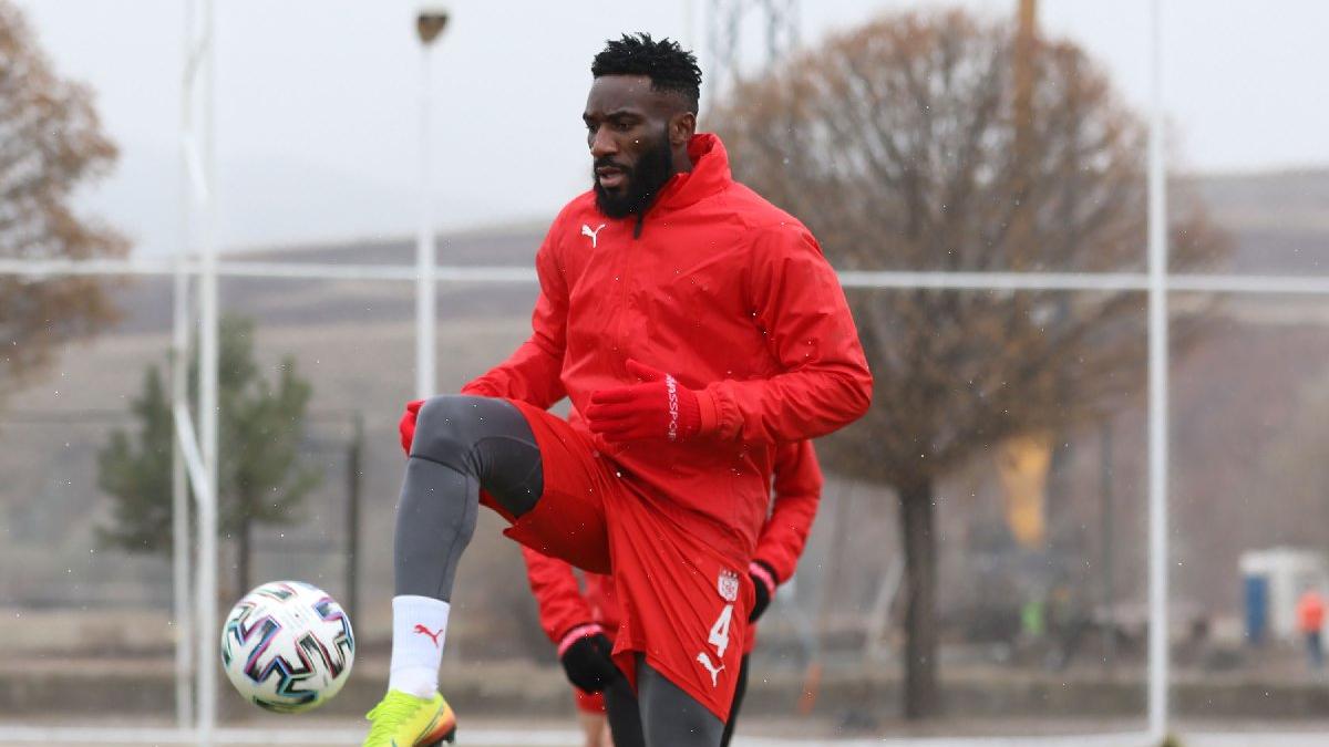 Sivasspor, Appindangoye’nin sözleşmesini 2023’e uzattı