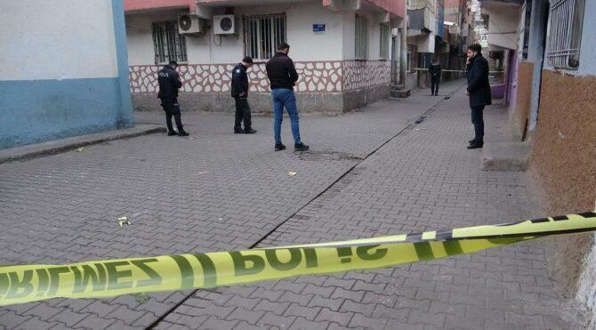 Sokak ortasında kurşuna dizildi