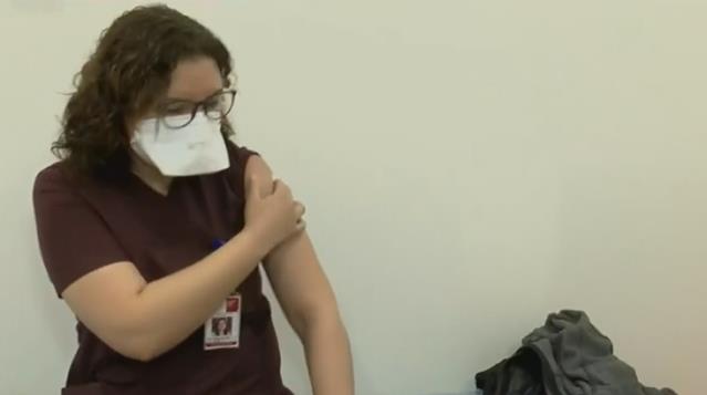 Son Dakika: Hastanelerde koronavirüs aşılaması başladı! İlk etapta Türkiye'de 1 milyon sağlık çalışanı aşılanacak