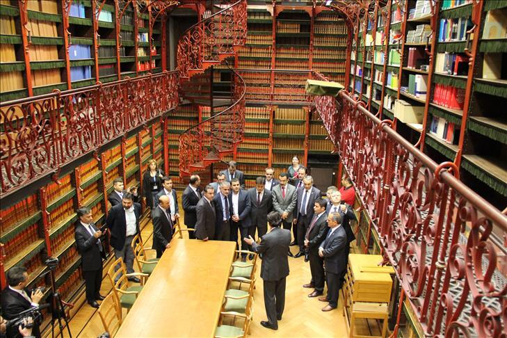 SON DAKİKA: Hollanda hükümeti istifa etti