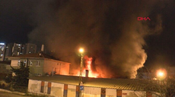 Son dakika… İstanbul’da geri dönüşüm deposunda korkutan yangın