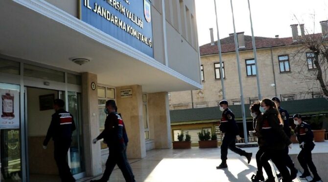 Sosyal medyadan randevu verdiği kişileri gasp ettiler