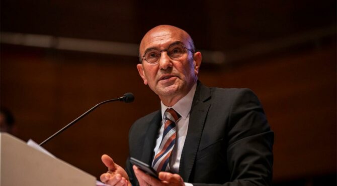 Soyer, mecliste AKP’lilere sert çıktı: Özür borcunuz var