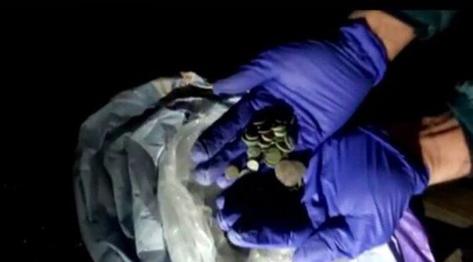 Tarihi sikkeleri satamadan yakalandı