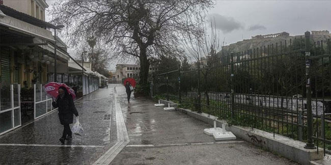 Yunanistan'da koronavirüs kısıtlamaları gevşetiliyor