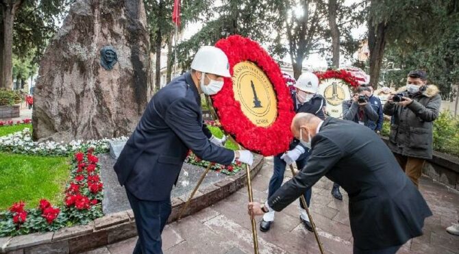 Zübeyde Hanım, ölüm yıl dönümünde mezarı başında anıldı
