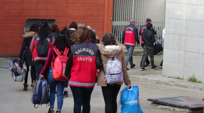 100 erkeği ‘jigolo yapma’ vaadiyle dolandırmışlardı! Ayrıntılar ortaya çıktı