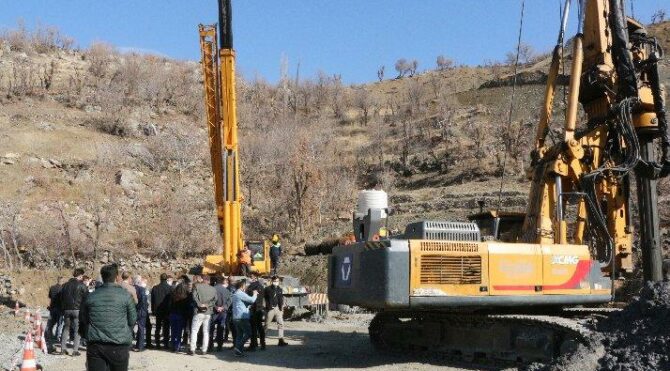 11 kişiyi şehit ettiği Şırnak-Van kara yolunda yeniden çalışma