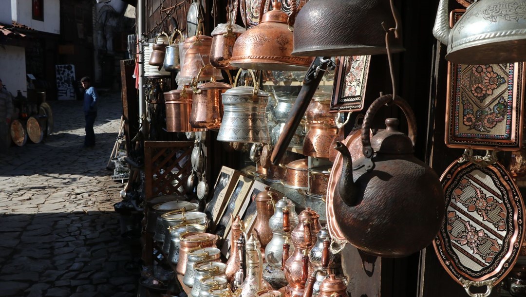 225 yıllık Demirciler Çarşısı'nda son 4 usta kaldı