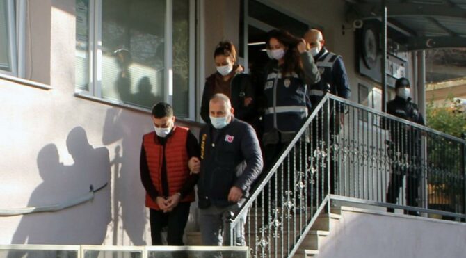 40 kişiyi 8 milyon TL dolandırdılar