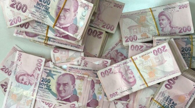54 bin lira kazanmak için 82 bin lira dolandırıldı