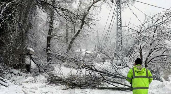 7 termik santral ünitesi olan şehirde elektrik yok