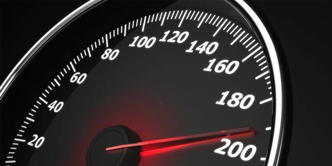 88 yaşındaki sürücü 191 kilometre hızla radara takıldı: Aşı randevuma geç kalıyorum