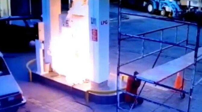 Akaryakıt istasyonunda faciadan dönüldü