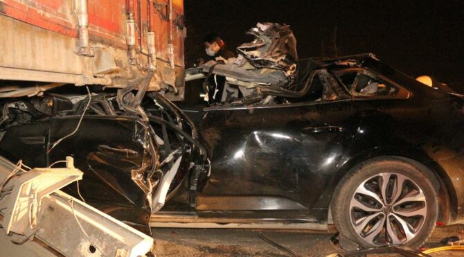 AKP’li yönetici feci kazada can verdi