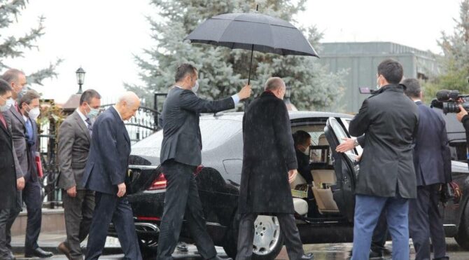 Ankara’da baş döndüren siyasi trafik!