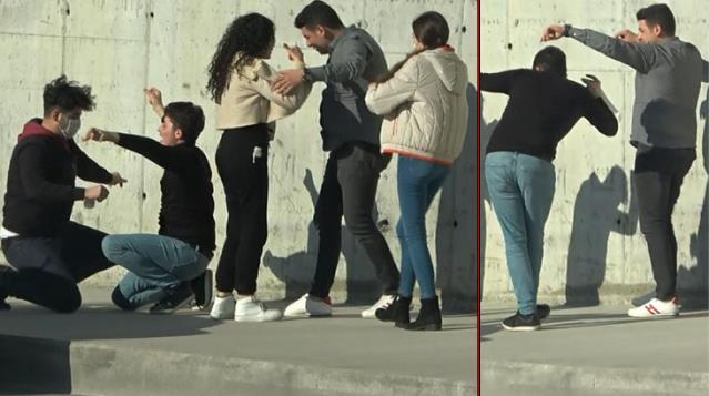 Aracı yol kenarına çeken gençler, kendilerinden geçerek böyle eğlendi