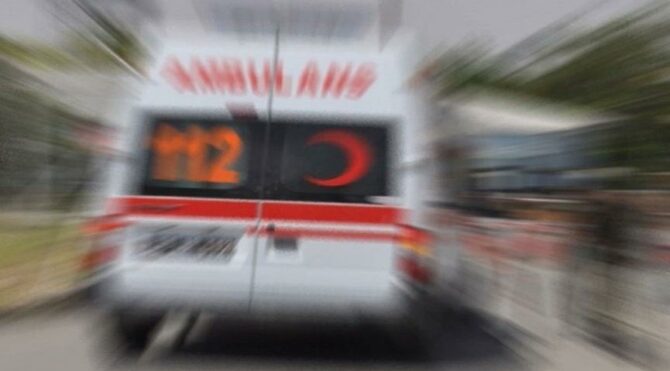 Arkadaşını 10 yerinden bıçaklayarak öldürdü