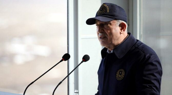 Bakan Akar: Teröristlerin barınaklarını, sığınaklarını başlarına yıktık