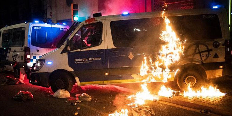 Barcelona'da rapçi Hasel protestoları şiddete dönüştü