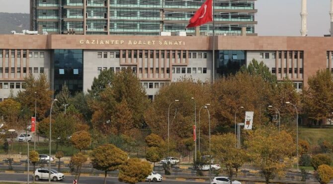 Bebeğini eşine çöpe attıran kadına müebbet hapis cezası