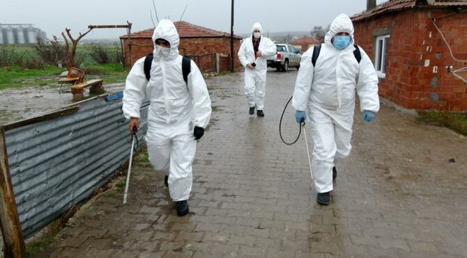 Bebek ziyaretine geldi, 37 kişiye corona virüsü bulaştırdı