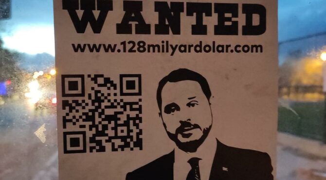 Berat Albayrak afişine üç gözaltı