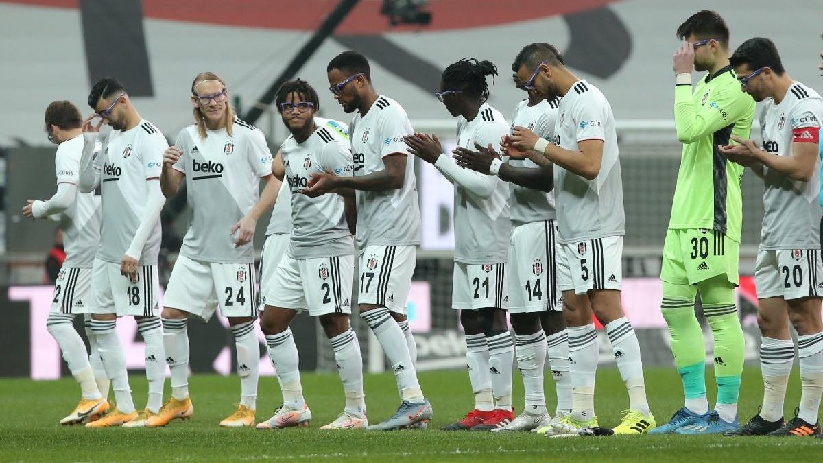 Beşiktaş ve Konyasporlu futbolculardan ‘mor gözlük’ desteği