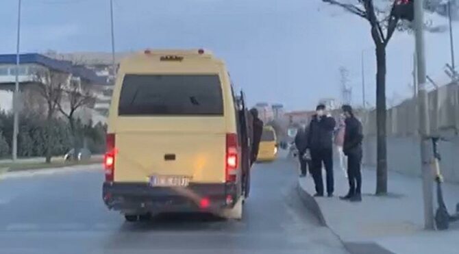 Bırakın sosyal mesafeyi, nefes alacak yer bile yok